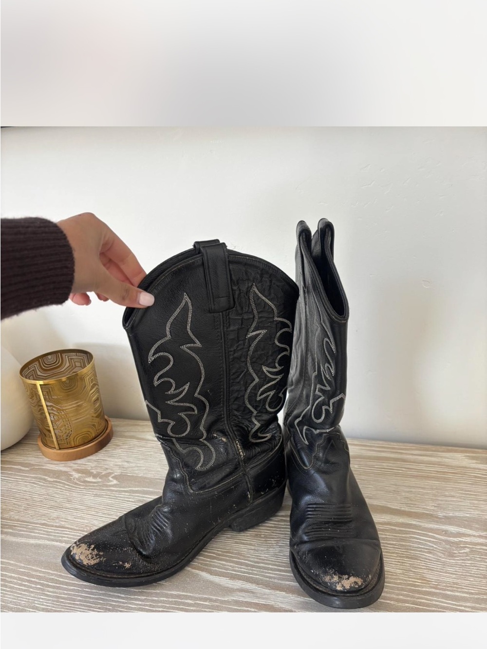 Black Western Cowboy Boots with Contrast Stitching